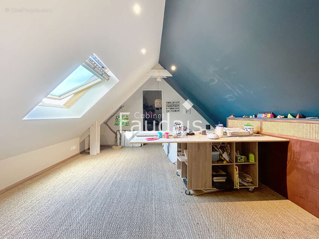 Maison à MONTSURVENT