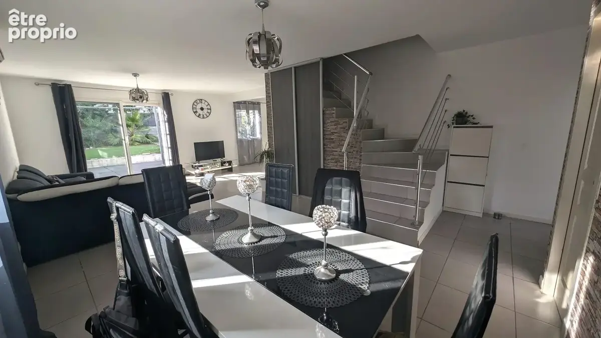 Maison 6 pièces 123 m² à vendre à Saint-Mathieu-De-Treviers (34270) - photo 3
