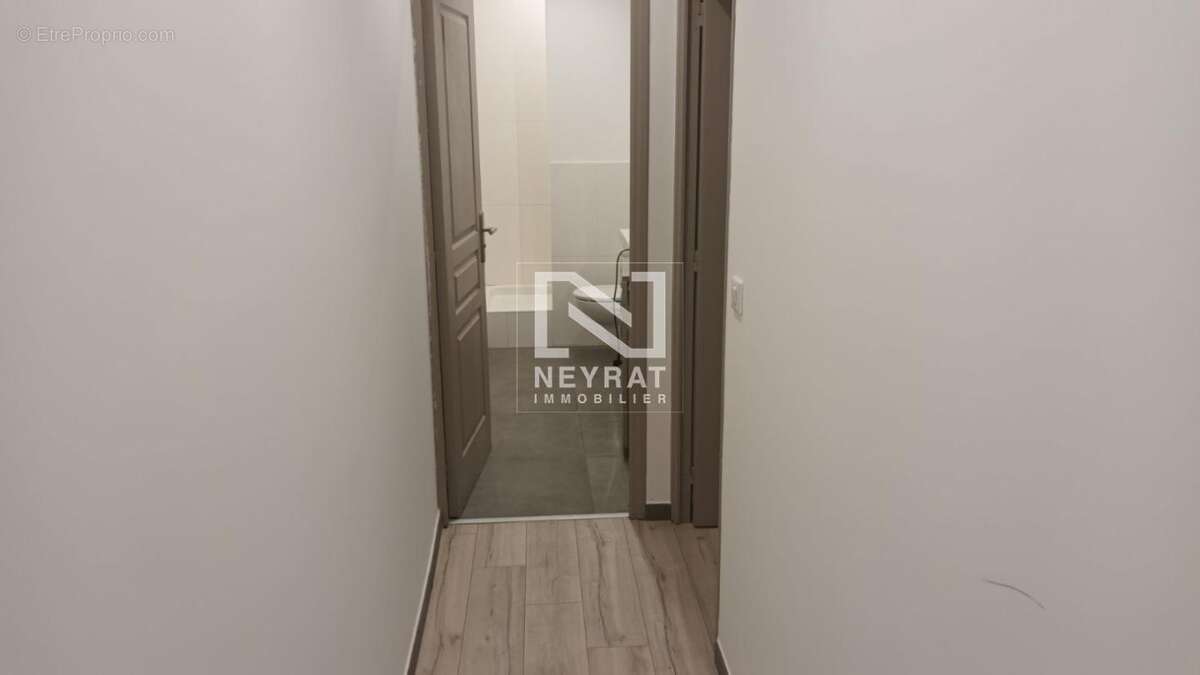 Appartement à TOURRETTES