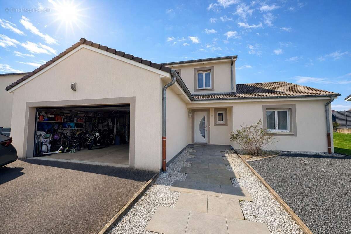 Maison à MAINVILLERS