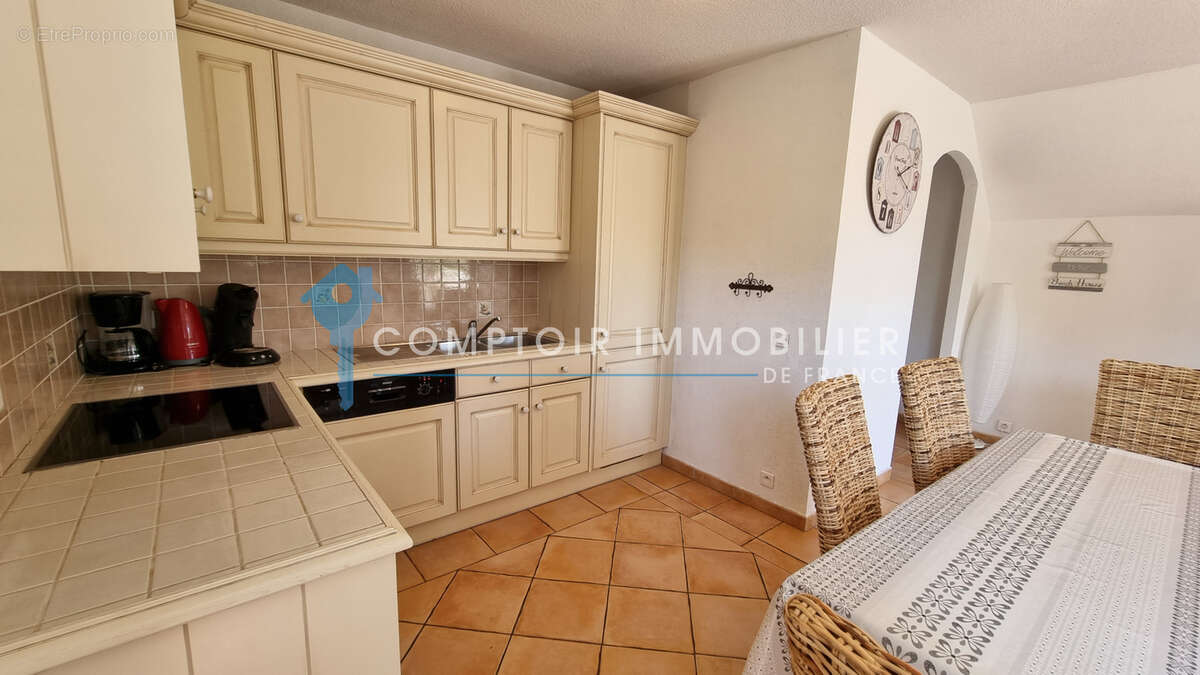 VAR (83) - À VENDRE - VIDAUBAN - Villa 3 chambres dans un domaine hôtelier sécurisé - photo 8