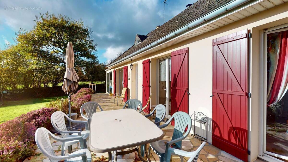 Maison à BEAUMONT-HAGUE