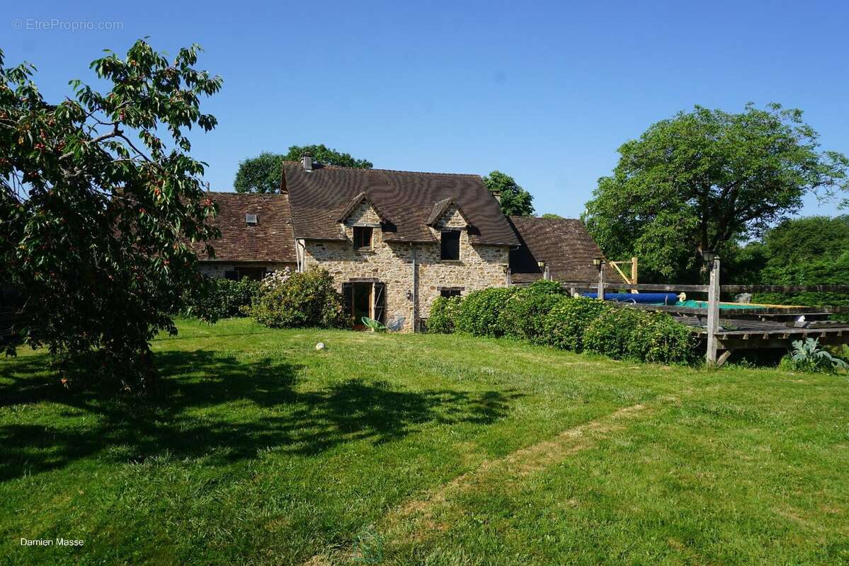 Maison à SAINT-PRIEST-LES-FOUGERES