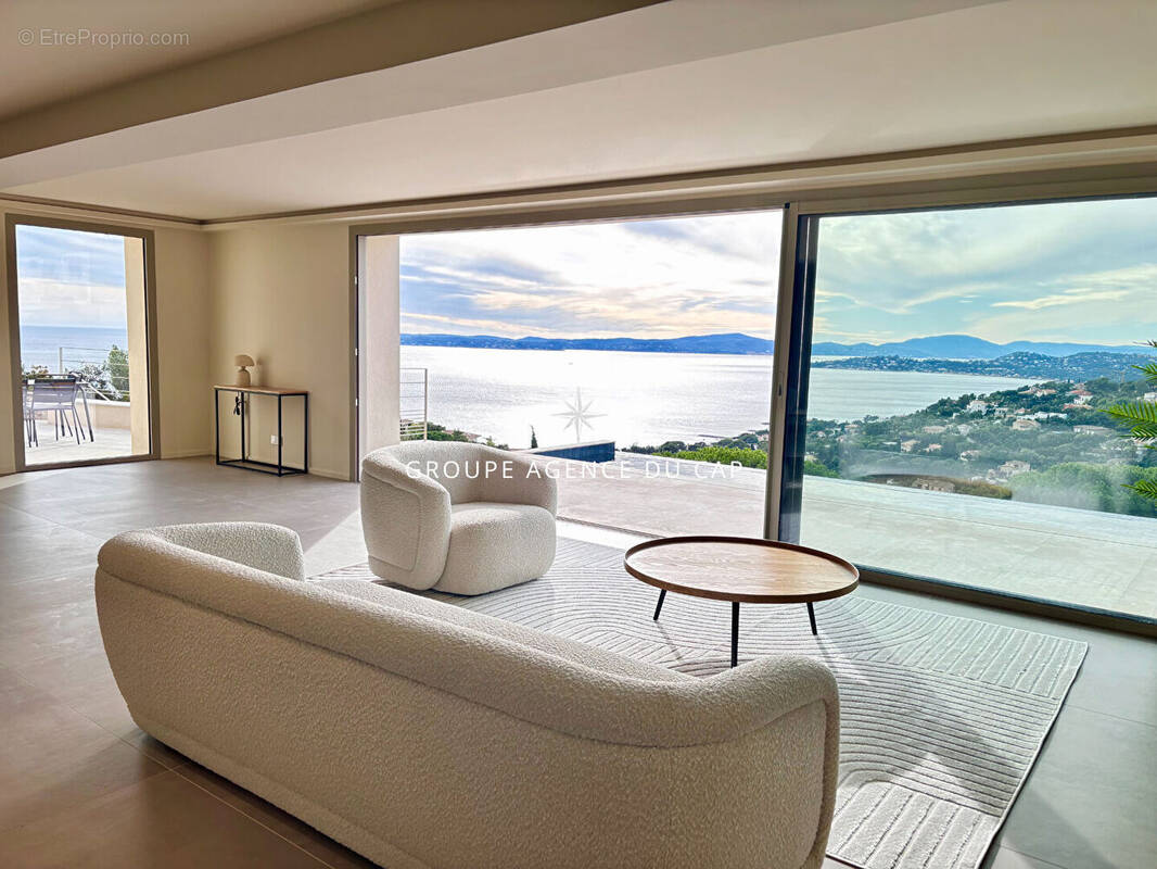 Maison à LES ISSAMBRES