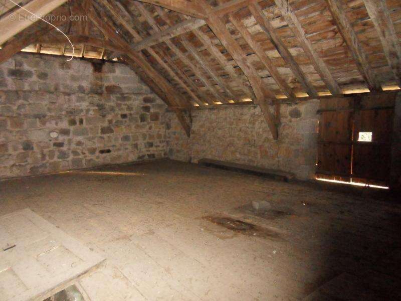 Maison à BRIGNAC-LA-PLAINE