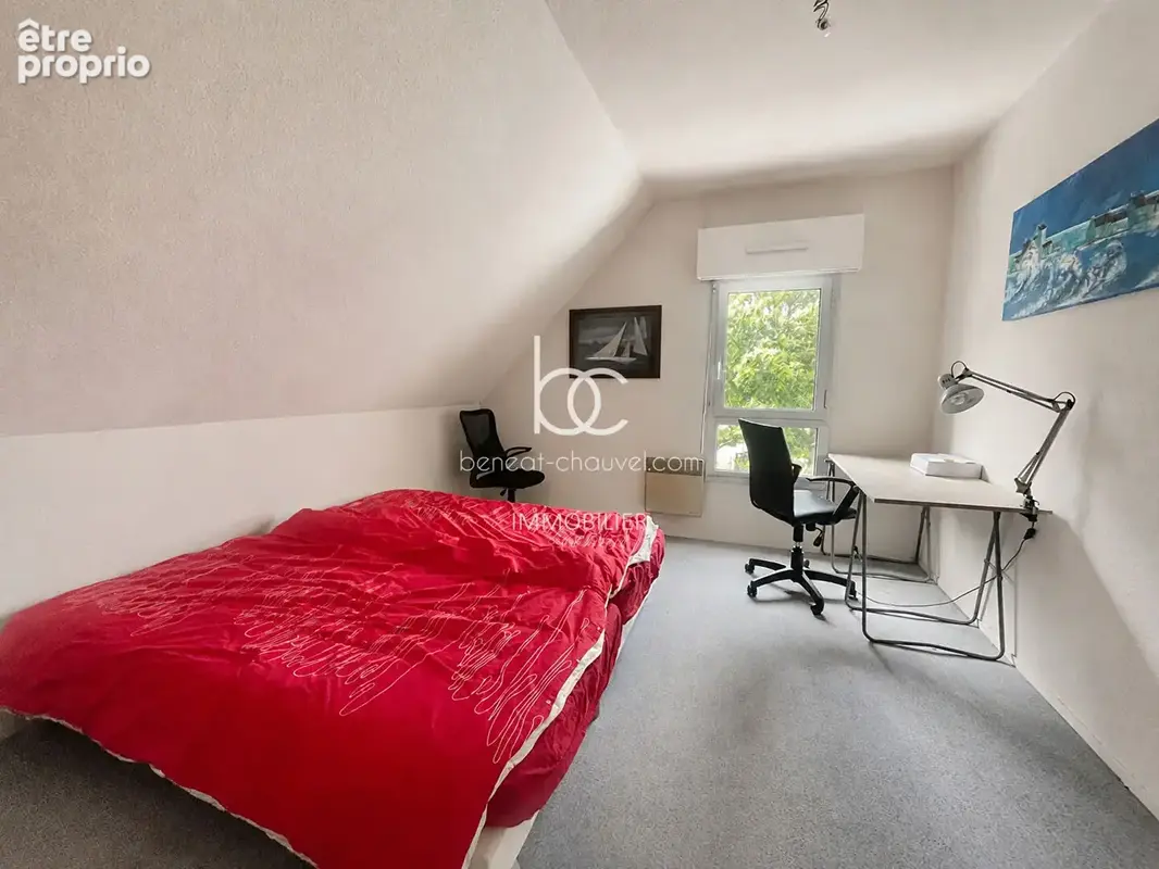 ARZON - Appartement T4 proche plage avec piscine et parking ! - photo 5