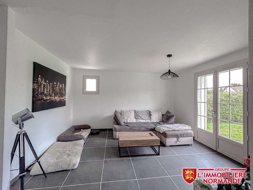 Maison à ROSNY-SUR-SEINE