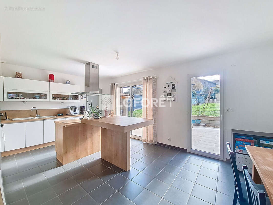 Maison à BELLEVILLE