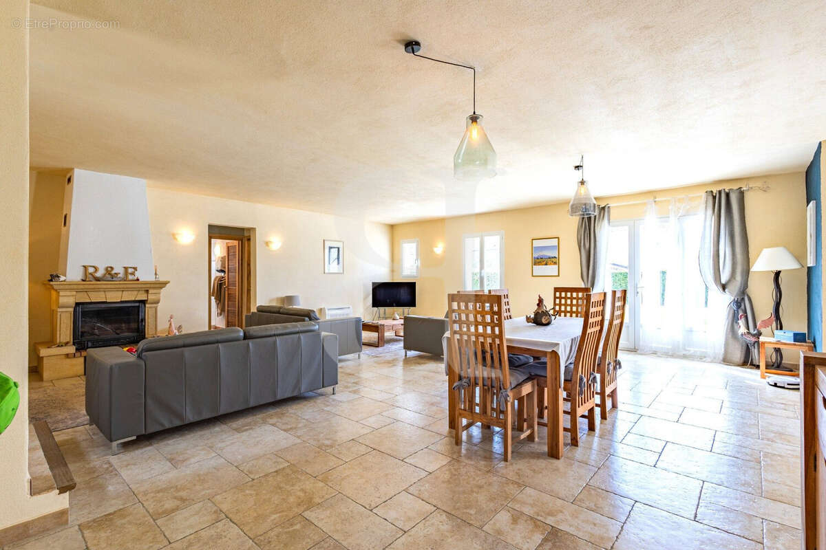 Maison à VAISON-LA-ROMAINE