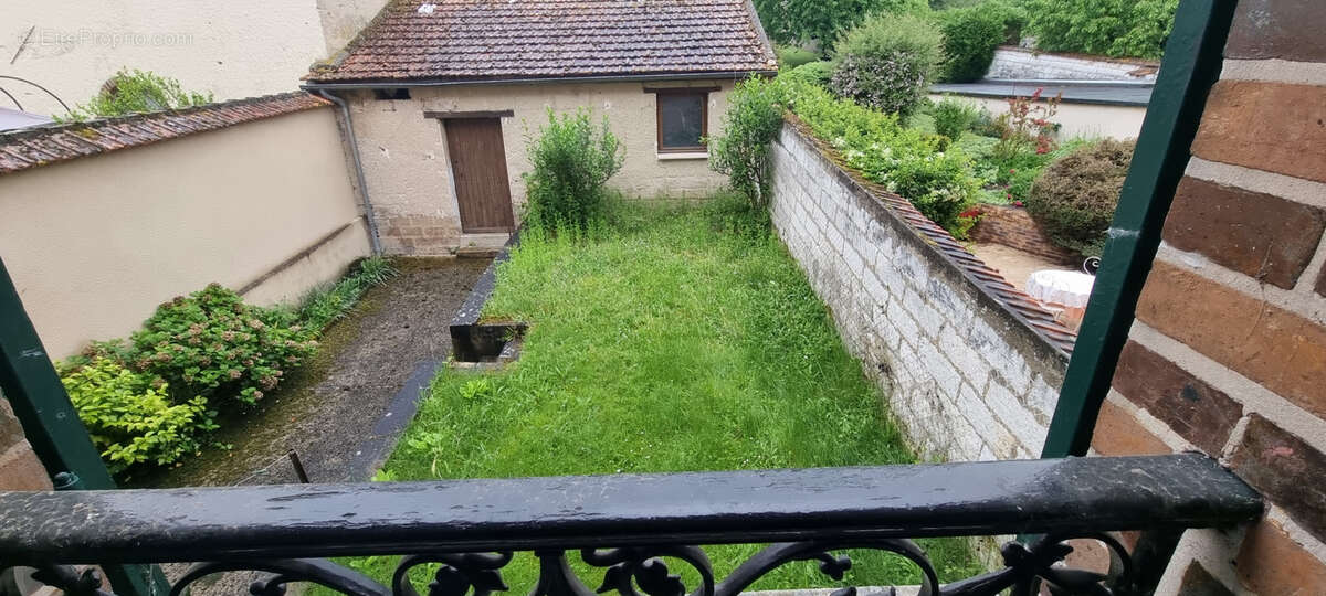 Maison à PONT-SUR-YONNE