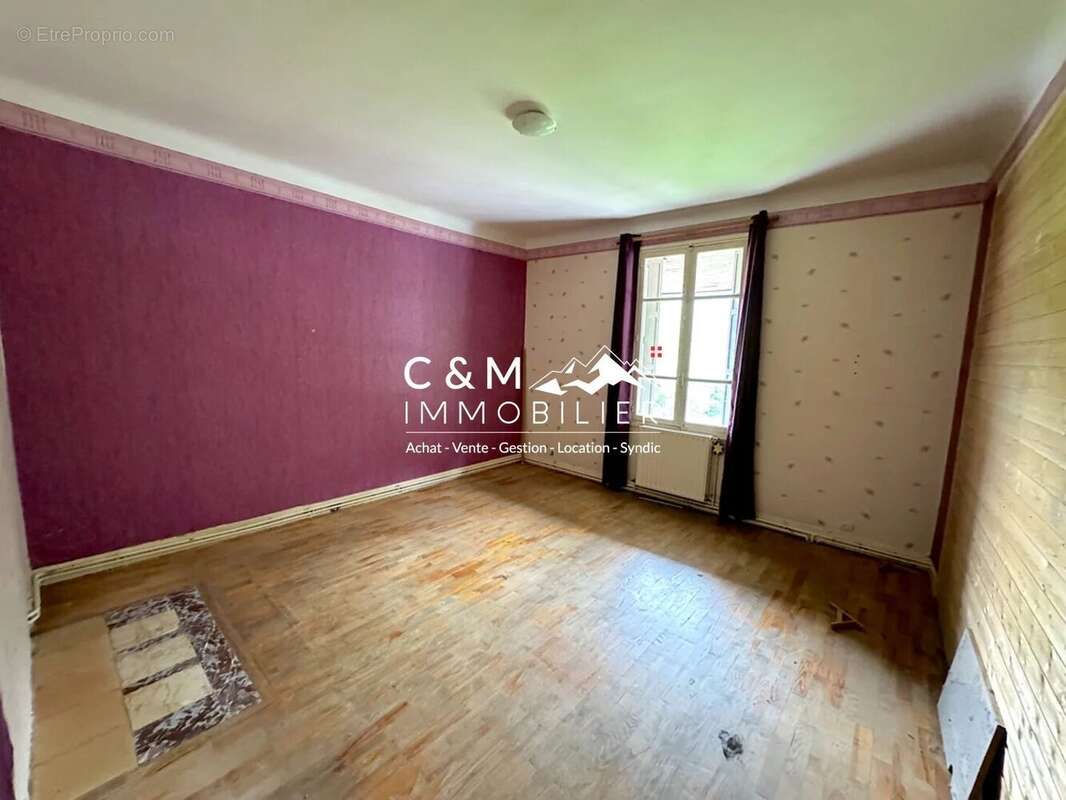 Appartement à EPIERRE