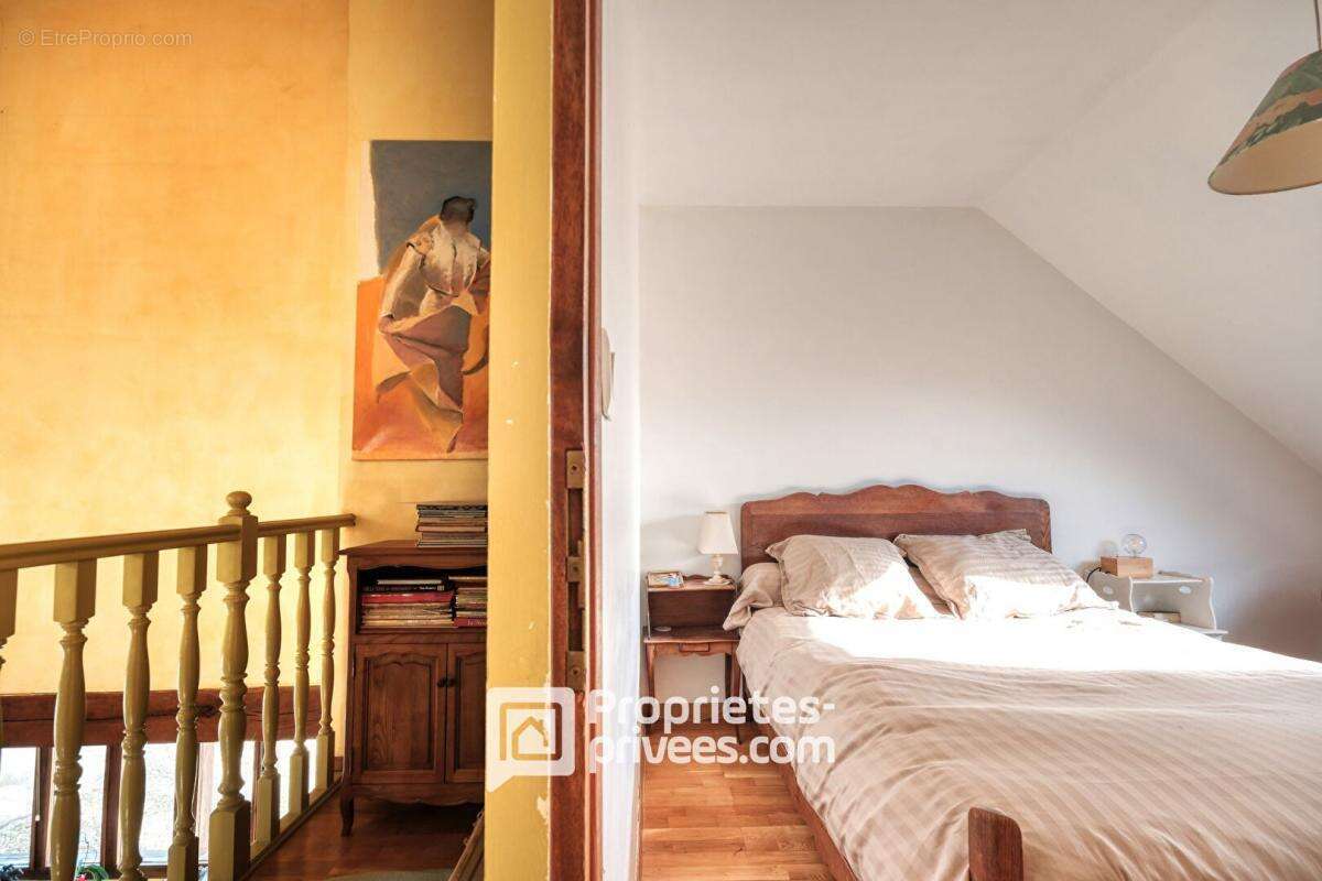 Maison à BRIIS-SOUS-FORGES