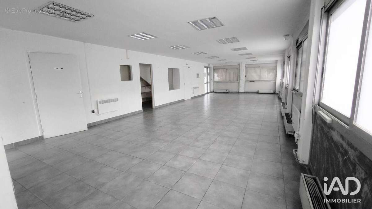 Photo 3 - Commerce à CREIL