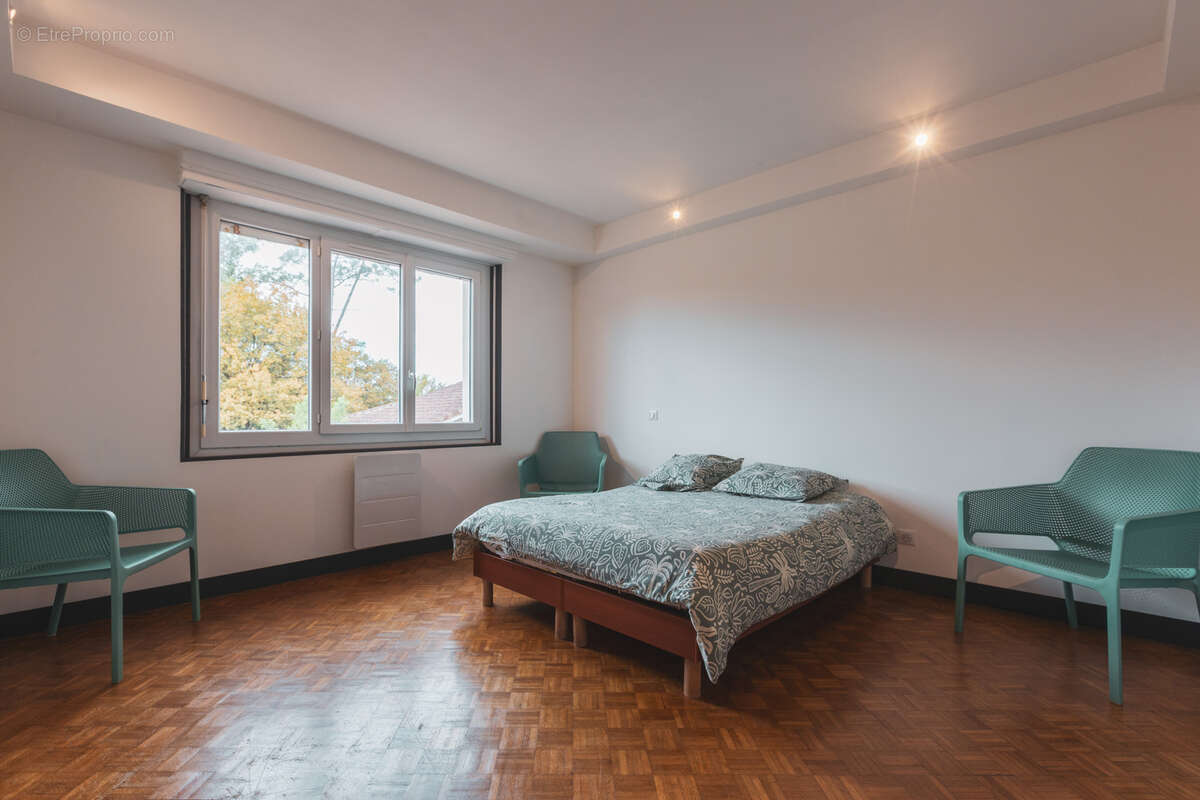 Appartement à ANGRESSE