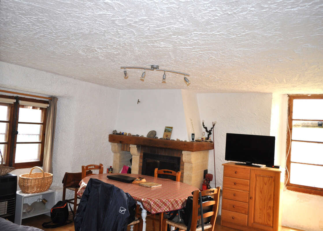 Maison à ROUBION