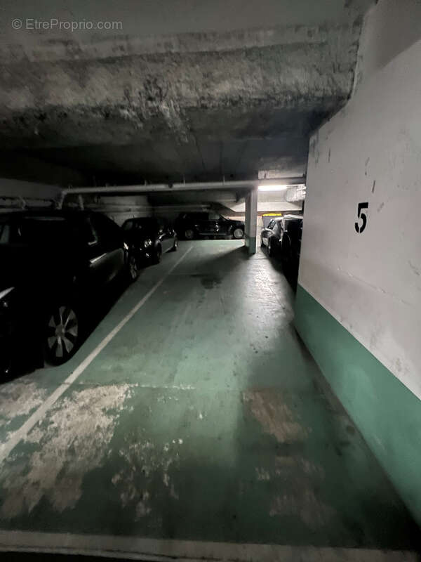 Parking à LEVALLOIS-PERRET