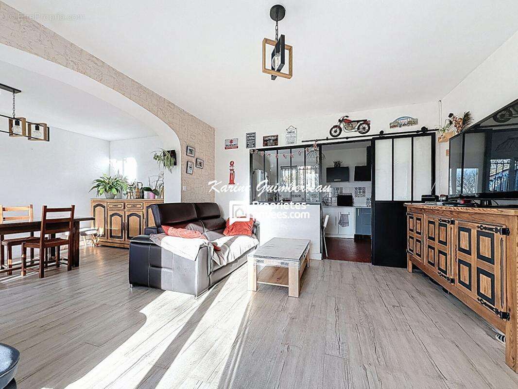 Maison à LALANDE-DE-POMEROL