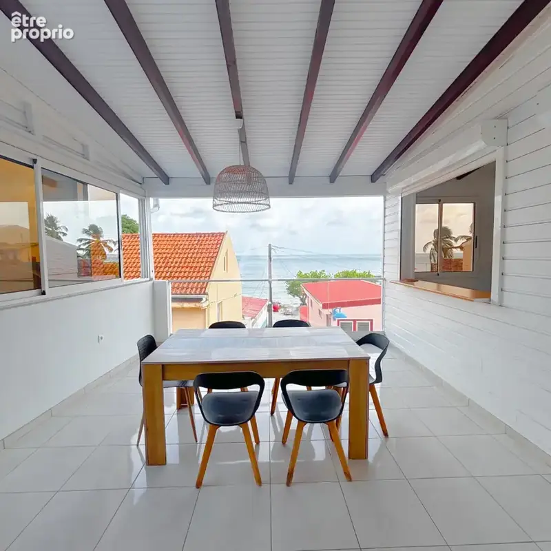 Appartement à SAINTE-LUCE