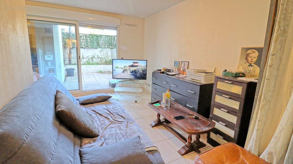 Salon / coin nuit - Appartement à CANNES