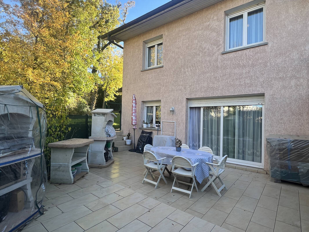 Maison à COLLONGES-SOUS-SALEVE