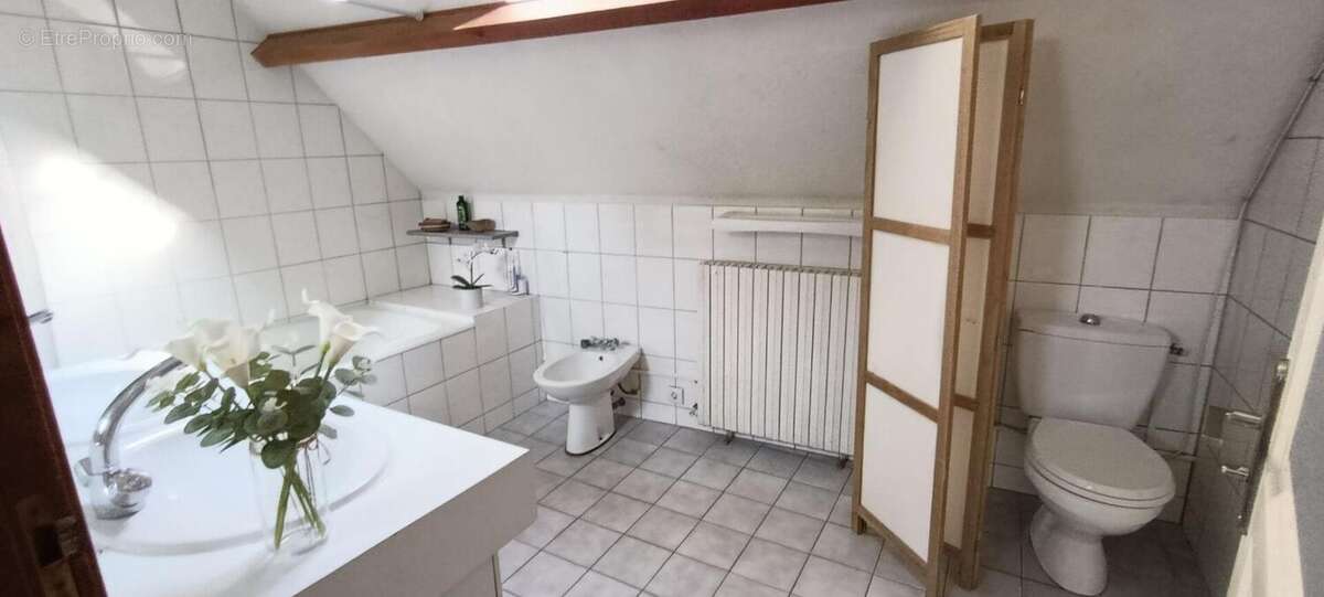 Maison à VARENNES-JARCY