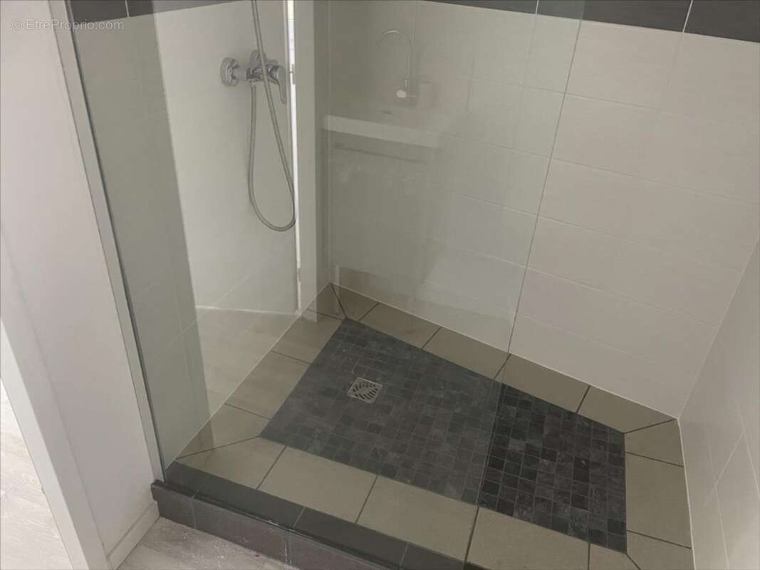 Commerce 95 m² à Migne-Auxances  - photo 55