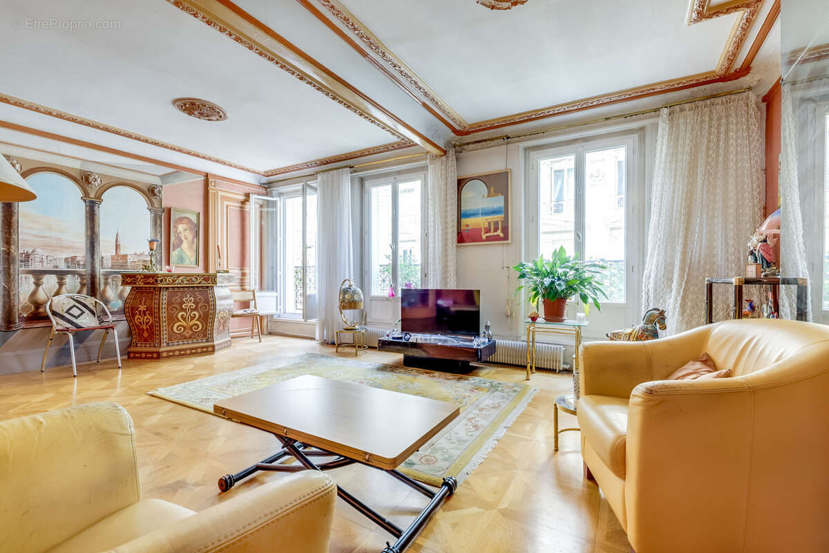 Appartement à PARIS-6E