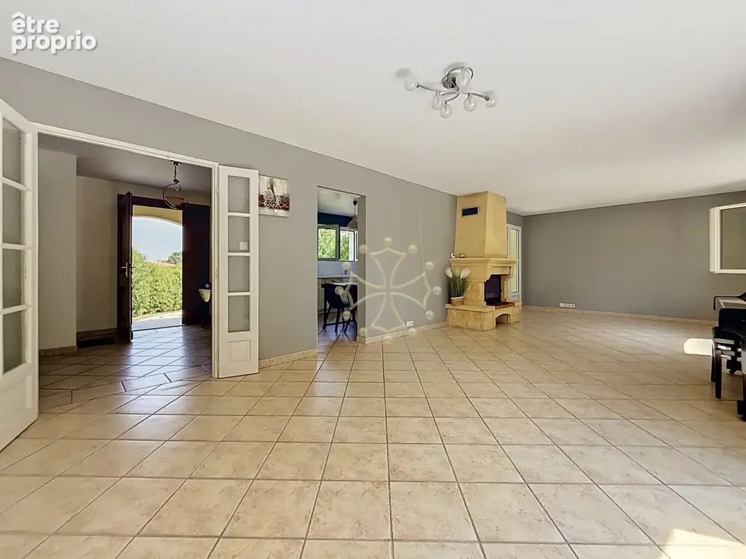 Maison 6 pièces 145 m² à vendre à Rouffiac-Tolosan (31180) - photo 2