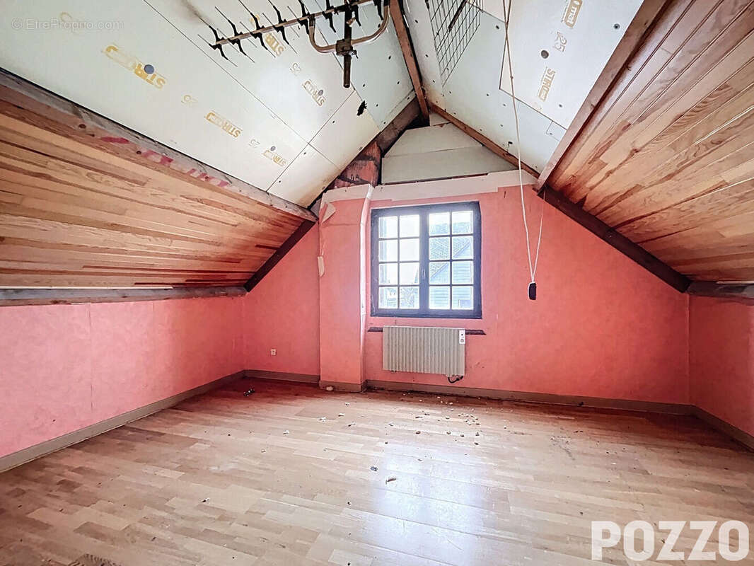 A vendre : Maison de 102m² à rénover à Bréville-sur-Mer (50290) - photo 10