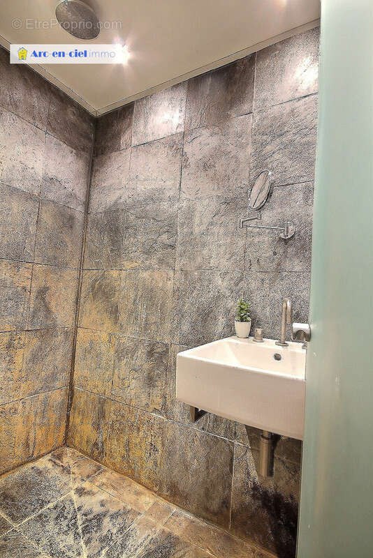 Appartement à PARIS-3E