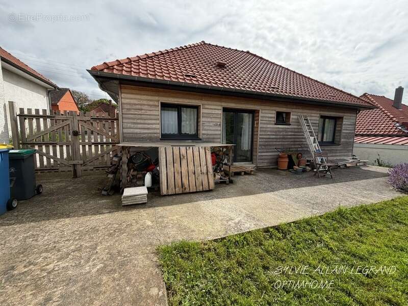 Maison à FAMPOUX