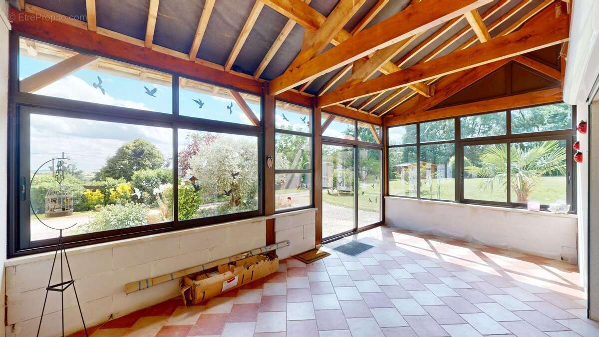 Maison à SENS-BEAUJEU