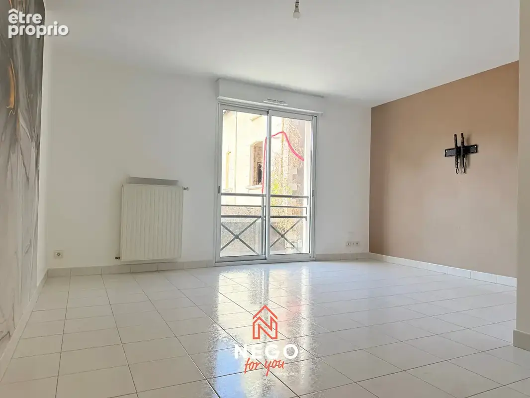 T3  de 67 m2 face au château - photo 2