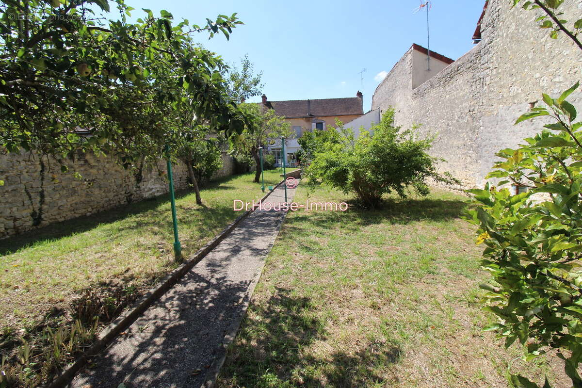 Maison à BEAUMONT-DU-GATINAIS