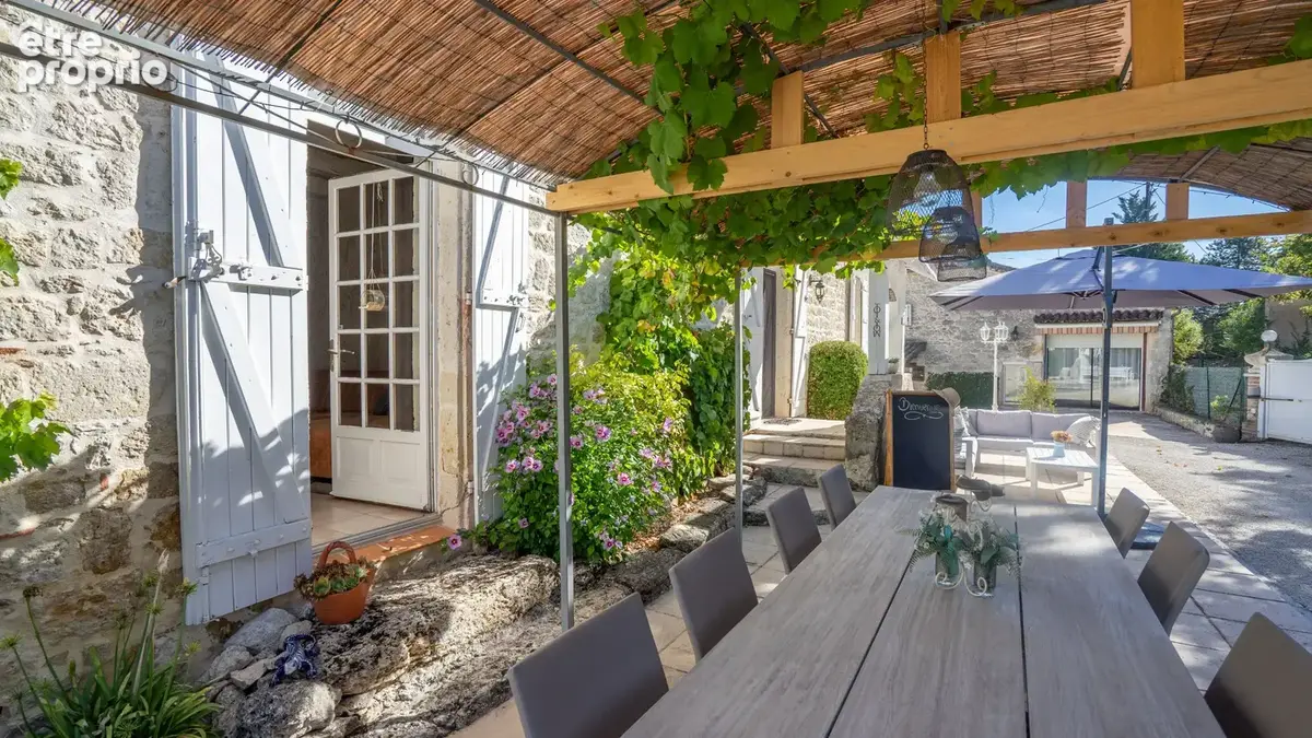Belle propriété quercynoise avec 2 grandes maisons, piscine et 1 ha terrain - photo 7