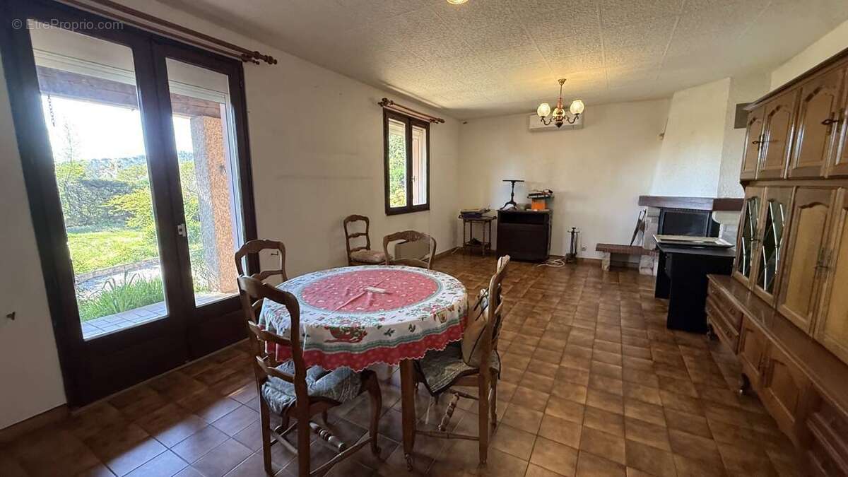 Maison à FIGANIERES