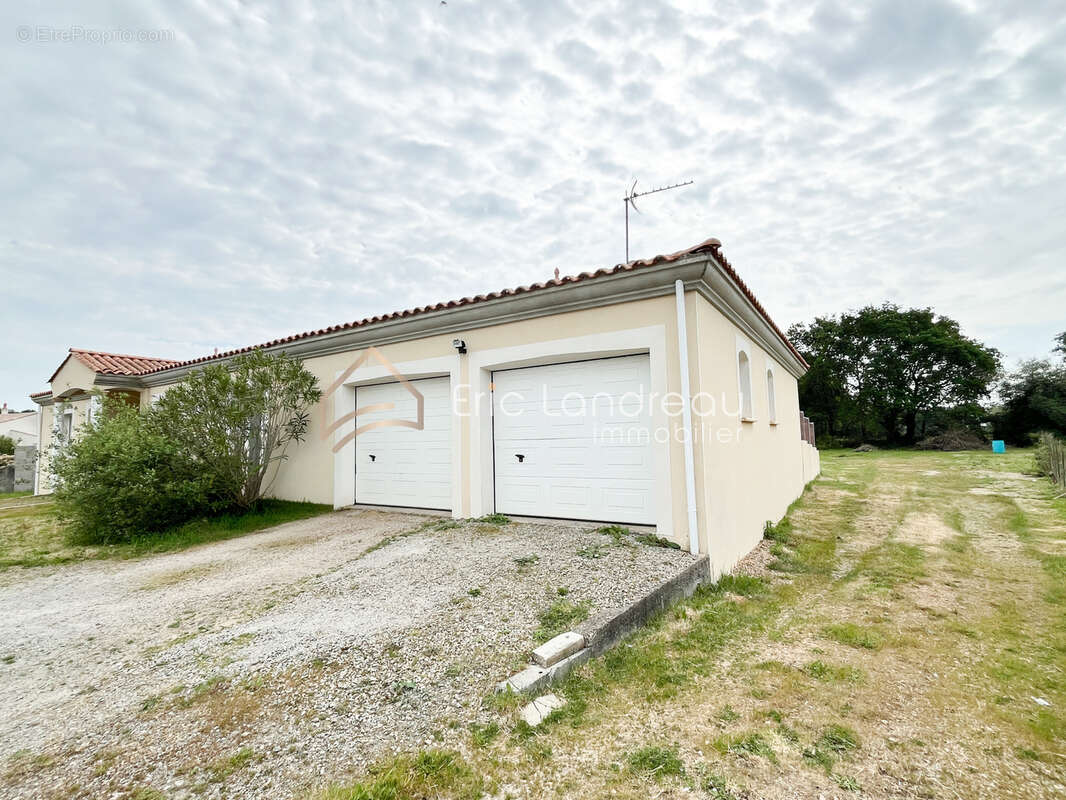 Maison à POIROUX