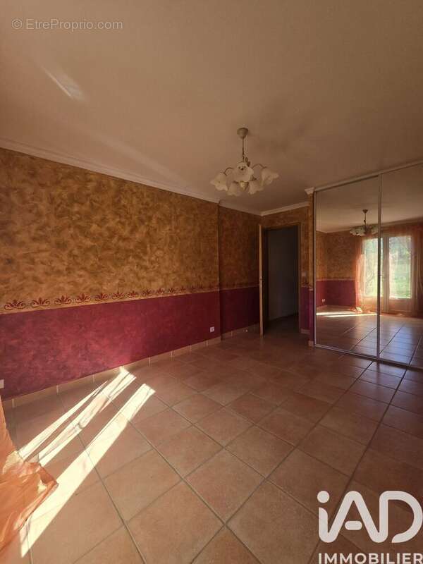 Photo 8 - Maison à LES JUNIES