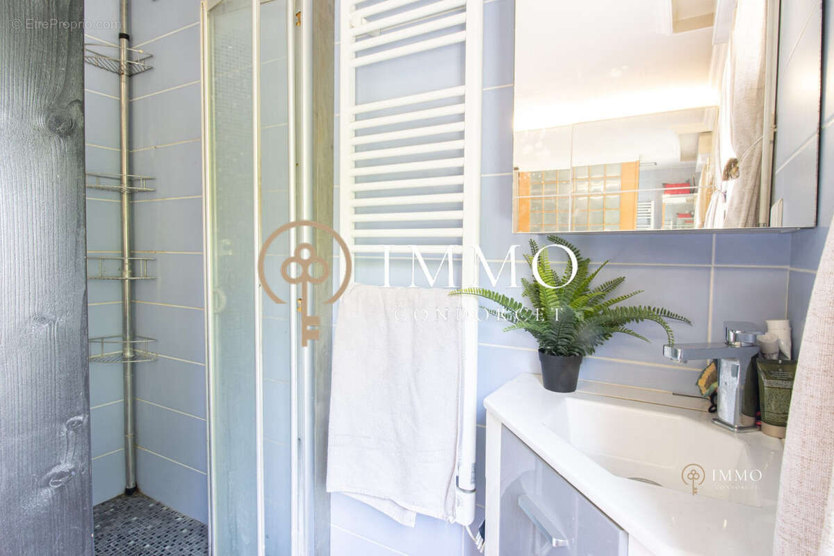 Appartement à L&#039;HAY-LES-ROSES