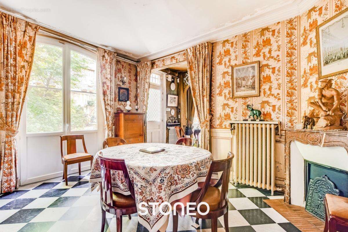 Maison à PARIS-16E