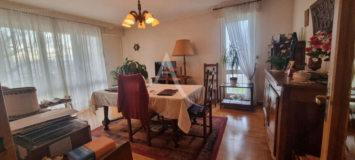 Appartement à LA CHAUSSEE-SAINT-VICTOR