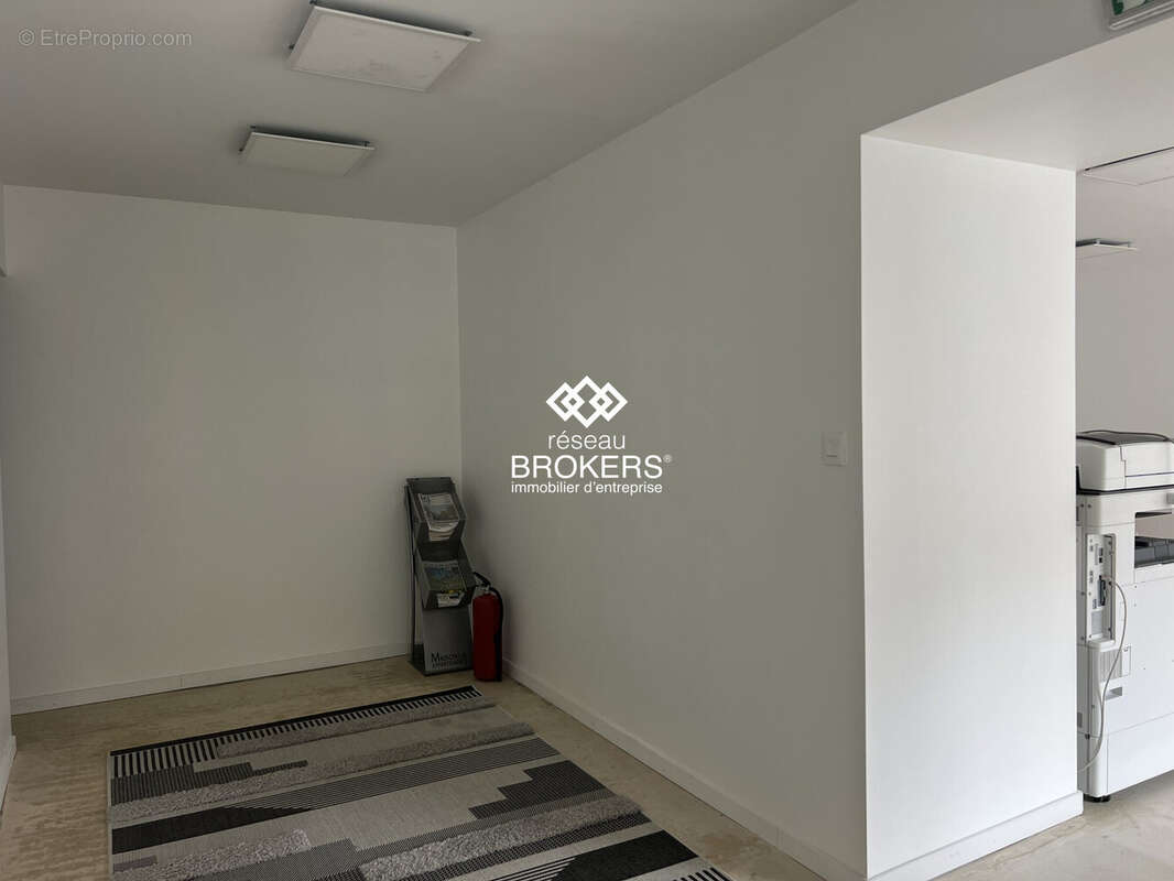 Commerce à LA VERPILLIERE