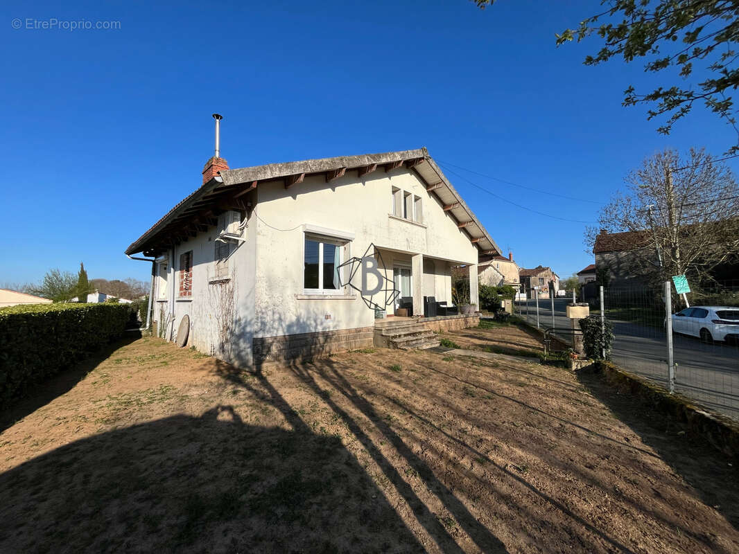 Maison à SERENAC