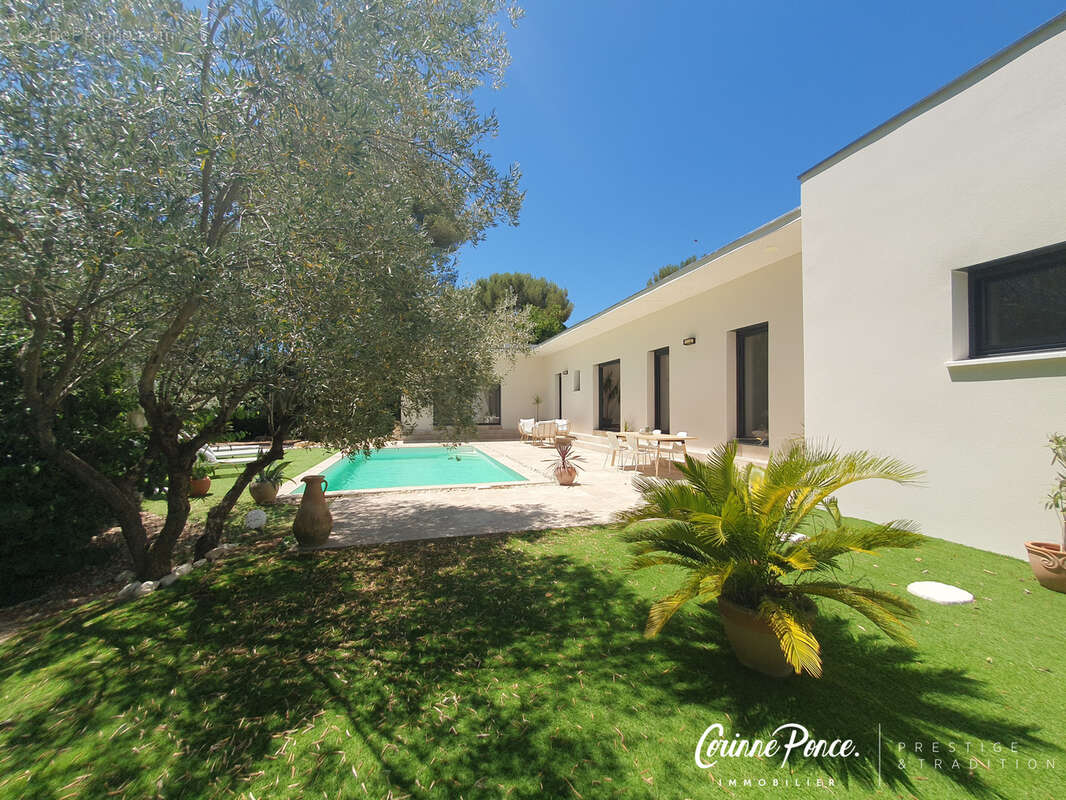 Nîmes, élégance contemporaine de plain pied Corinne Ponce immobilier - photo 2