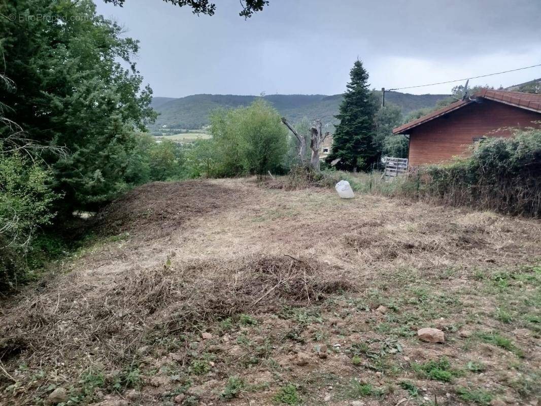 Terrain à CHARMES-SUR-RHONE