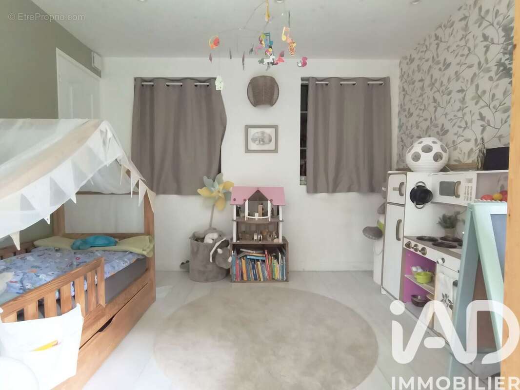Maison 164 m² à Saint-Arnoult-En-Yvelines  - photo 8