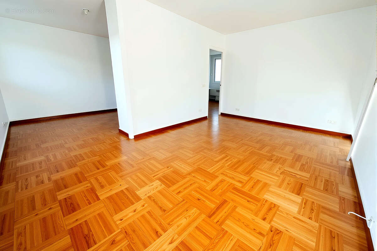 Appartement à LE PLESSIS-ROBINSON