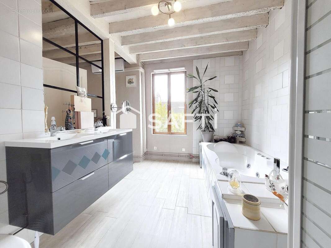 Photo 2 - Maison à PONT-SAINTE-MAXENCE