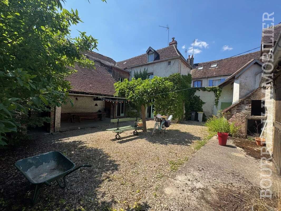 Appartement à ARMEAU