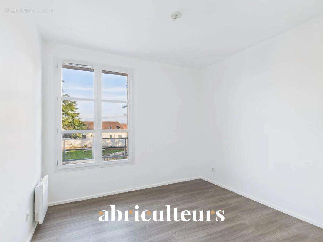 Appartement T3 lumineux avec vue exceptionnelle sur le bassin et le pigeonnier – Résidence de standing à Survilliers - photo 10
